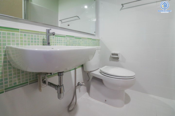 *****ทาวน์เฮ้าส์มือสองย่านนนทบุรี ม.อินดี้ บางใหญ่ คุณภาพระดับแบรนด์ L&H บนเนื้อที่ 18.1 ตร.ว. ฟังก์ชัน 2 ห้องนอน 3 ห้องน้ำ 1 ที่จอดรถ ตกแต่งสไตล์โมเดิร์น เพียง 700 ม.ก็ถึงถ.กาญจนาฯ ใกล้เซ็นทรัลเวสต์เกต และรถไฟฟ้าสายสีม่วง "สถานีตลาดบางใหญ่"